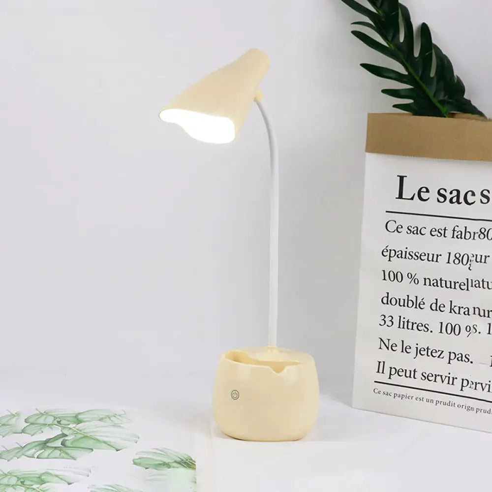 fabric table lamps with a linen shade for a relaxed and breathable lookfabric table lamps with a linen shade for a relaxed and breathable lookFlexible Gooseneck LED Desk Light with Pen Holder in Blue/Pink/White/Yellow, USB Charging, Eye-Caring for Reading